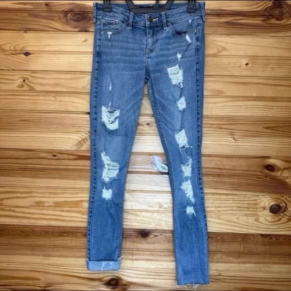 Hollister super skinny ripped distressed Y2K size 3 w 26  jeans